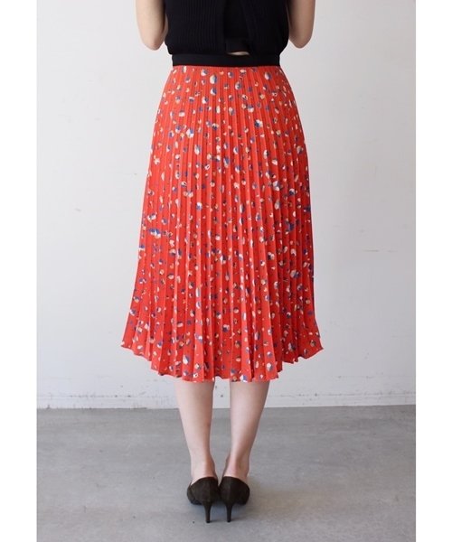 Banner Barrett(バナーバレット)の「FLORAL PRINT PLEATEDSKIRT(スカート・レディース・レッド/ブラック・38/36)」の5枚目の写真