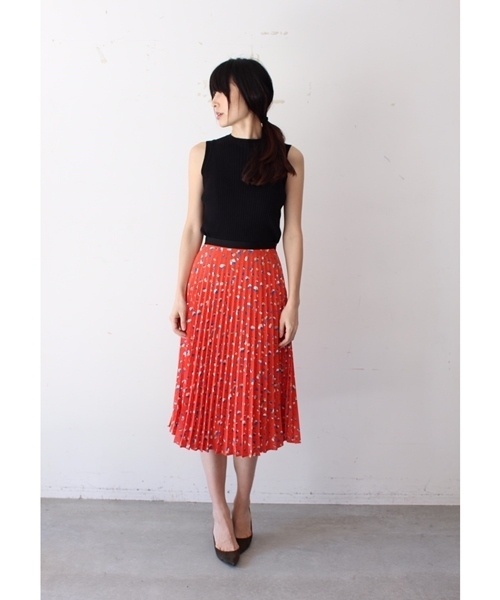 Banner Barrett(バナーバレット)の「FLORAL PRINT PLEATEDSKIRT(スカート・レディース・レッド/ブラック・38/36)」の9枚目の写真