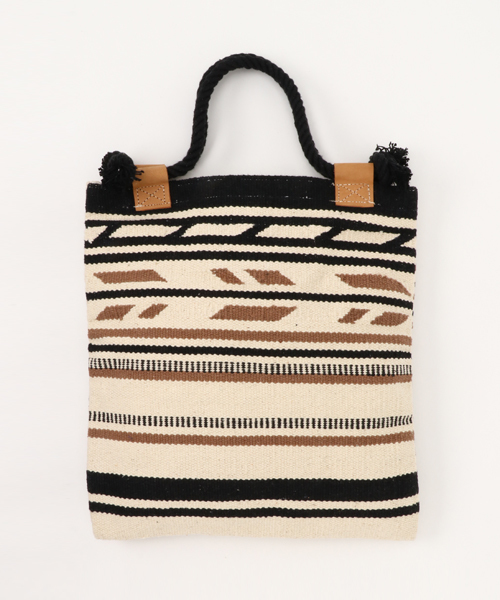 Lilas Campbell（リラキャンベル）の「エスニック柄ショルダーバッグ（ショルダーバッグ・レディース・ホワイト/サックスブルー・ONE SIZE）」の2枚目の写真