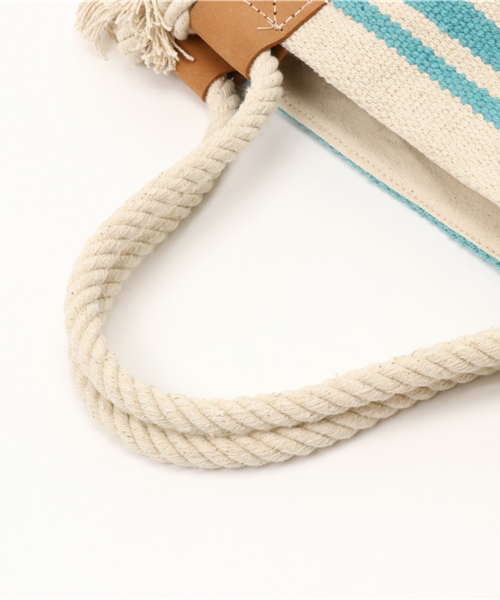 Lilas Campbell（リラキャンベル）の「エスニック柄ショルダーバッグ（ショルダーバッグ・レディース・ホワイト/サックスブルー・ONE SIZE）」の4枚目の写真