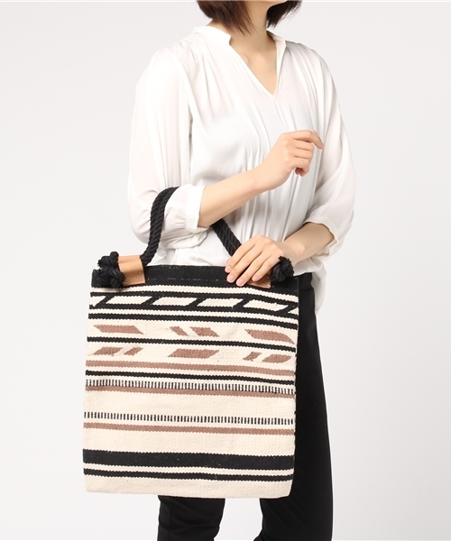 Lilas Campbell（リラキャンベル）の「エスニック柄ショルダーバッグ（ショルダーバッグ・レディース・ホワイト/サックスブルー・ONE SIZE）」の7枚目の写真