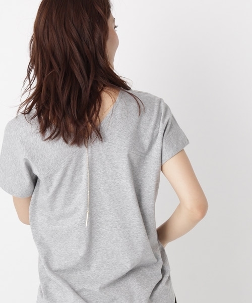 Andemiu（アンデミュウ）の「【取り外し可能なアクセ付き!】アクセツキリョウＶ／Ｎカット765571（Tシャツ/カットソー・レディース・カーキ/オフホワイト/ライトグレー/レッド・FREE）」の6枚目の写真