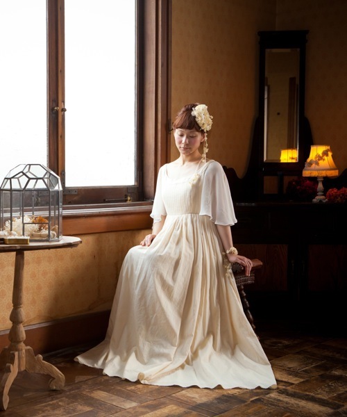 m.soeur(エムスール)の「お花のツルとかすみ草のヘアクリップ*(バレッタ/ヘアクリップ・レディース・ホワイト/ベージュ・FREE)」の1枚目の写真