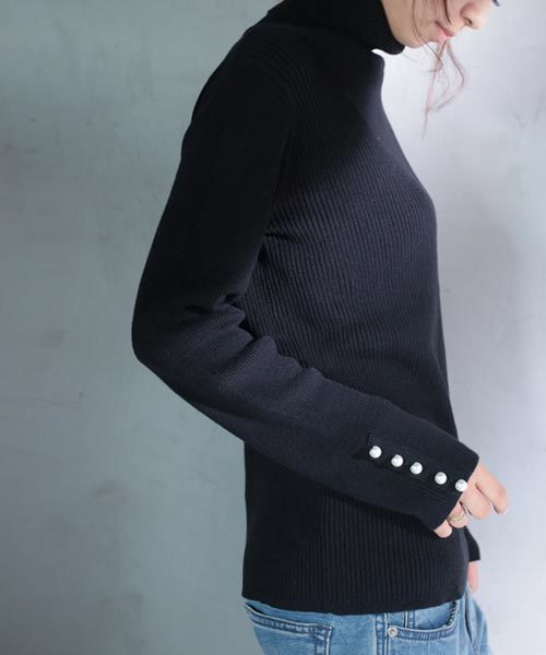 antiqua（アンティカ）の「パール付きリブタートルニットトップス（ニット/セーター・レディース・ブラック/グレー/ベージュ/ネイビー・FREE）」の12枚目の写真