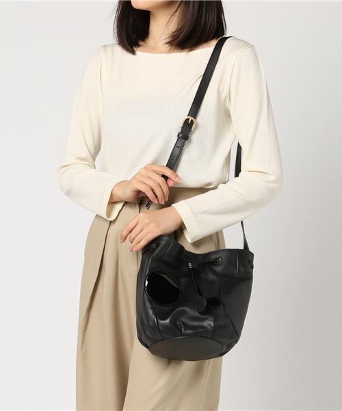 tsumori chisato CARRY（ツモリチサトキャリー）の「ソフトドットショルダー　ショルダーバッグ（ショルダーバッグ・レディース・ブラック/ブラウン・FREE）」の3枚目の写真