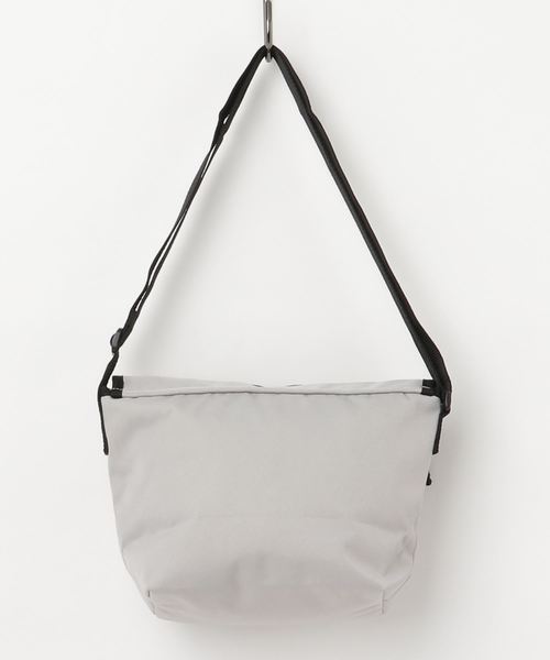 STUDIOUS SELECT（ステュディオスセレクト）の「【SPRUCE】メッシュフラップショルダー　181041（ボディバッグ/ウエストポーチ・レディース・ブラック/カーキ/ライトグレー/レッド・FREE）」の5枚目の写真