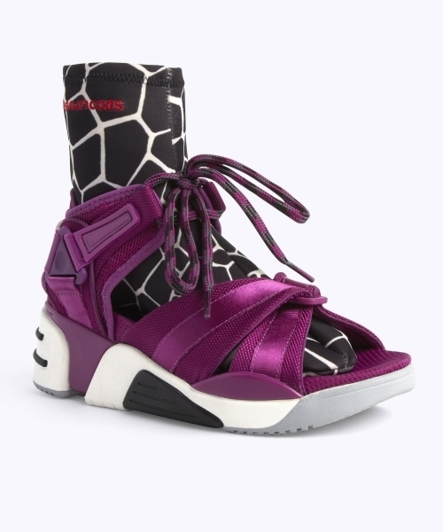 マークジェイコブスサムウェアスポーツサンダル MARC JACOBS（マークジェイコブス）の「SPORT SANDAL/サムウェア