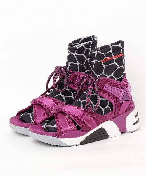 MARC JACOBS（マークジェイコブス）の「SOMEWHERE SPORT SANDAL
