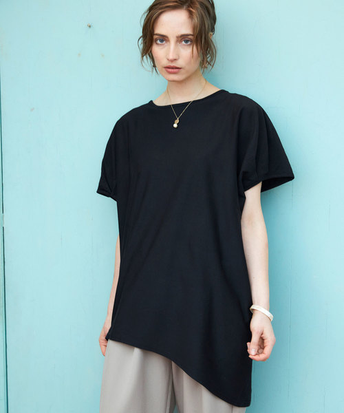 Chaco closet(チャコ クローゼット)の「綿ワイドアシンメトリートップス(Tシャツ/カットソー・レディース・オフホワイト/ブラック/チャコールグレー/ベージュ/カーキ・M-L)」の3枚目の写真