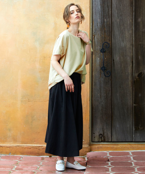 Chaco closet(チャコ クローゼット)の「綿ワイドアシンメトリートップス(Tシャツ/カットソー・レディース・オフホワイト/ブラック/チャコールグレー/ベージュ/カーキ・M-L)」の12枚目の写真