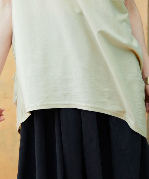Chaco closet(チャコ クローゼット)の「綿ワイドアシンメトリートップス(Tシャツ/カットソー・レディース・オフホワイト/ブラック/チャコールグレー/ベージュ/カーキ・M-L)」の16枚目の写真