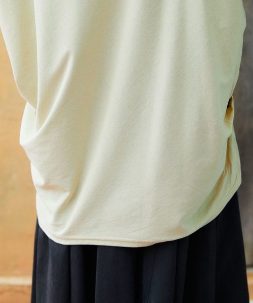 Chaco closet(チャコ クローゼット)の「綿ワイドアシンメトリートップス(Tシャツ/カットソー・レディース・オフホワイト/ブラック/チャコールグレー/ベージュ/カーキ・M-L)」の17枚目の写真