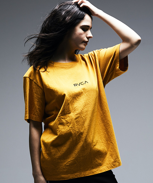 RVCA（ルーカ）の「RVCA SMALL LOGO Tシャツ（Tシャツ/カットソー・メンズ・ホワイト/ブラック/レッド/マスタード・M/L）」の4枚目の写真