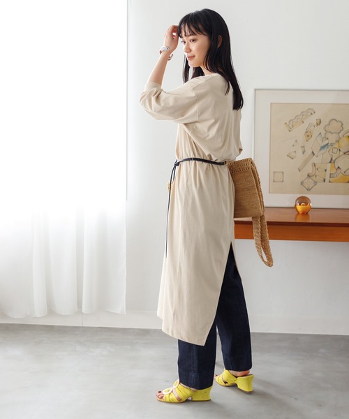 ADAM ET ROPE'（アダムエロペ）の「ベルトつき2WAYラップワンピース（ワンピース・レディース・ベージュ/ブラック・FREE）」の22枚目の写真