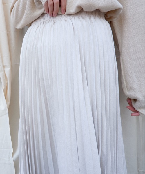 sakishimatokyo（サキシマトーキョー）の「【ZOZO限定】サキシマamp 「スエードプリーツスカート」（スカート・レディース・ホワイト/ベージュ・FREE）」の4枚目の写真