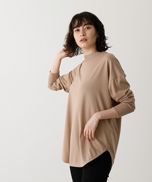 AZUL by moussy（アズールバイマウジー）の「BACK BUTTON LONG T/バックボタンロングTシャツ（Tシャツ/カットソー・レディース・ブラック/ベージュ/オフホワイト/ライトカーキ・SMALL/MEDIUM）」の17枚目の写真
