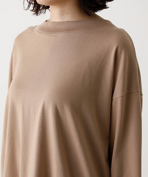 AZUL by moussy（アズールバイマウジー）の「BACK BUTTON LONG T/バックボタンロングTシャツ（Tシャツ/カットソー・レディース・ブラック/ベージュ/オフホワイト/ライトカーキ・SMALL/MEDIUM）」の12枚目の写真