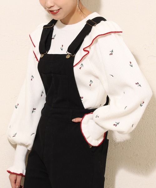 one after another NICE CLAUP（ワンアフターアナザーナイスクラップ）の「刺繍フリルニット（ニット/セーター・レディース・ブラック/オフホワイト/ラベンダー・FREE）」の2枚目の写真