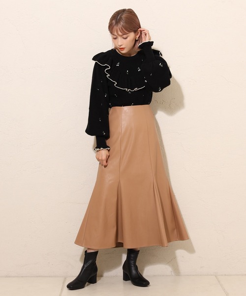 one after another NICE CLAUP（ワンアフターアナザーナイスクラップ）の「刺繍フリルニット（ニット/セーター・レディース・ブラック/オフホワイト/ラベンダー・FREE）」の19枚目の写真