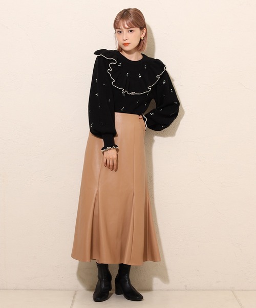 one after another NICE CLAUP（ワンアフターアナザーナイスクラップ）の「刺繍フリルニット（ニット/セーター・レディース・ブラック/オフホワイト/ラベンダー・FREE）」の20枚目の写真