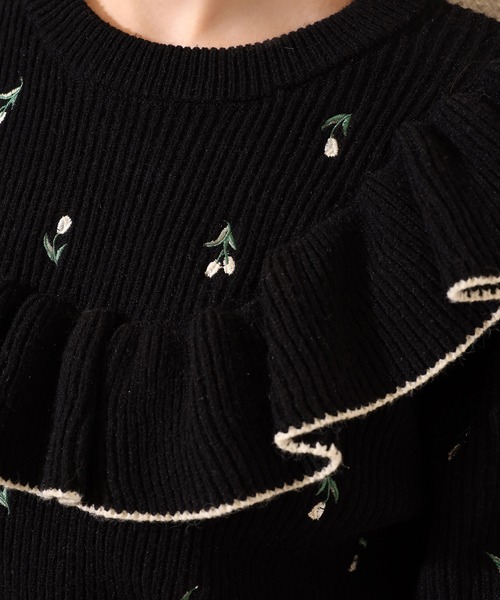 one after another NICE CLAUP（ワンアフターアナザーナイスクラップ）の「刺繍フリルニット（ニット/セーター・レディース・ブラック/オフホワイト/ラベンダー・FREE）」の18枚目の写真