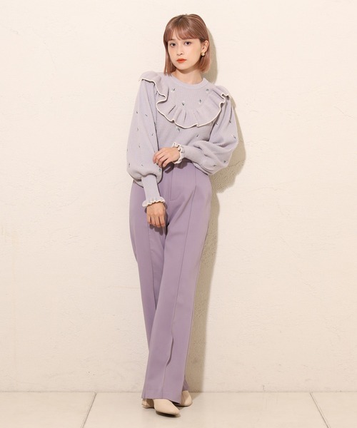 one after another NICE CLAUP（ワンアフターアナザーナイスクラップ）の「刺繍フリルニット（ニット/セーター・レディース・ブラック/オフホワイト/ラベンダー・FREE）」の6枚目の写真