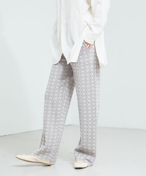 qualite(カリテ)の「【WEB限定】ジャカードニットパンツ(その他パンツ・レディース・グレー/グリーン系その他・フリー)」の1枚目の写真