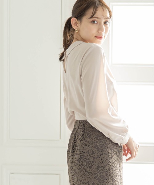 12Twelve Agenda(トゥエルブ アジェンダ)の「2WAYボウデザインブラウス(シャツ/ブラウス・レディース・ライトグレー/ピンクベージュ/ブラウン/ブラック・M)」の14枚目の写真