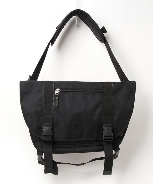 MAKAVELIC(マキャベリック)の「【MAKAVELIC】COSMICDAYS MESSENGER BAG(ショルダーバッグ・メンズ・ブラック/ネイビー/その他・FREE)」の2枚目の写真