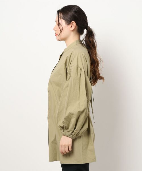 DouDou（ドゥドゥ）の「ウォッシャブルコットンバックリボンブラウス（シャツ/ブラウス・レディース・ブラック/オフホワイト/カーキ・FREE）」の4枚目の写真