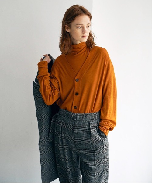 UNFIL（アンフィル）の「unfil アンフィル / superfine merino crepe-jersey cardigan スーパーファインメリノ クレープジャージー カーディガン / WOFL-UW110（カーディガン/ボレロ・レディース・チャコールグレー/ダークオレンジ/オフホワイト/ライトグリーン・1）」の4枚目の写真