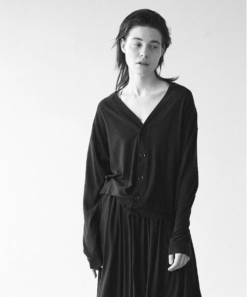 UNFIL（アンフィル）の「unfil アンフィル / superfine merino crepe-jersey cardigan スーパーファインメリノ クレープジャージー カーディガン / WOFL-UW110（カーディガン/ボレロ・レディース・チャコールグレー/ダークオレンジ/オフホワイト/ライトグリーン・1）」の22枚目の写真