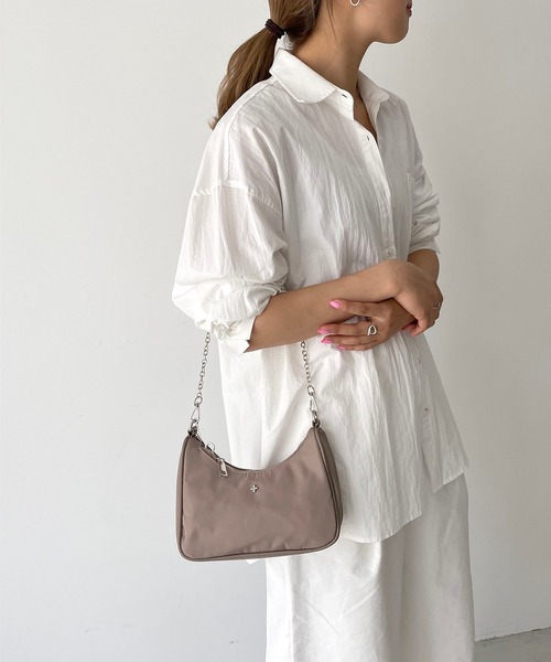 CANAL JEAN（キャナルジーン）の「PETA+JAIN(ペタアンドジェイン) ナイロンショルダーバッグ（ショルダーバッグ・レディース・ブラック/グリーン/ベージュ・ONE SIZE）」の2枚目の写真