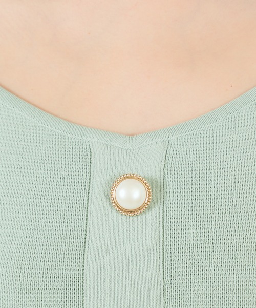 MIIA（ミーア）の「パールボタン付ニット（ニット/セーター・レディース・ブラック/ベージュ/グリーン・FREE）」の16枚目の写真