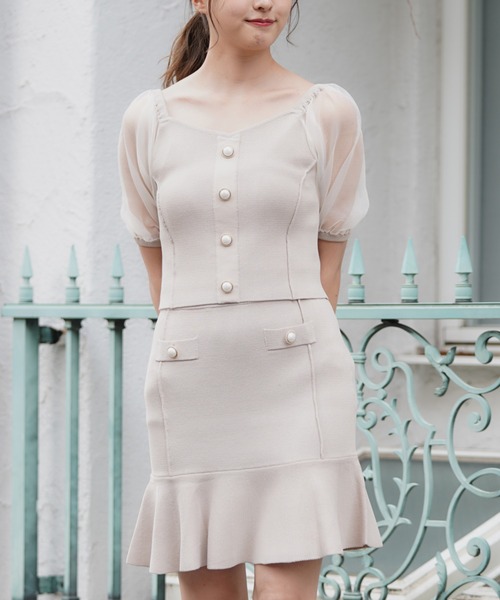 MIIA（ミーア）の「パールボタン付ニット（ニット/セーター・レディース・ブラック/ベージュ/グリーン・FREE）」の4枚目の写真