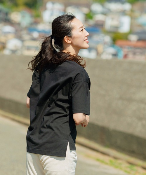 LB/S （エルビーエス）の「汗染み防止加工　二段ロゴ　前後差　サイドスリット　プリントＴシャツ（Tシャツ/カットソー・レディース・ホワイト/ブラック/ダークパープル・MEDIUM/LARGE）」の11枚目の写真