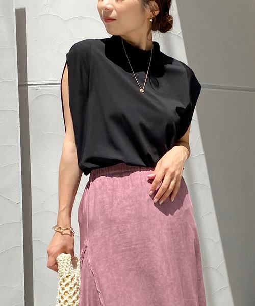 CAPRICIEUX LE'MAGE（カプリシューレマージュ）の「二の腕スッキリノースリーブTシャツ（Tシャツ/カットソー・レディース・ホワイト/ブラック/ベージュ・FREE）」の2枚目の写真