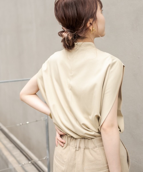 CAPRICIEUX LE'MAGE（カプリシューレマージュ）の「二の腕スッキリノースリーブTシャツ（Tシャツ/カットソー・レディース・ホワイト/ブラック/ベージュ・FREE）」の9枚目の写真