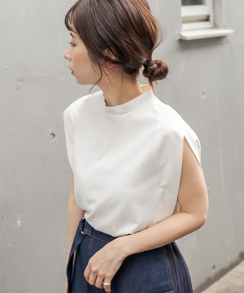 CAPRICIEUX LE'MAGE（カプリシューレマージュ）の「二の腕スッキリノースリーブTシャツ（Tシャツ/カットソー・レディース・ホワイト/ブラック/ベージュ・FREE）」の15枚目の写真