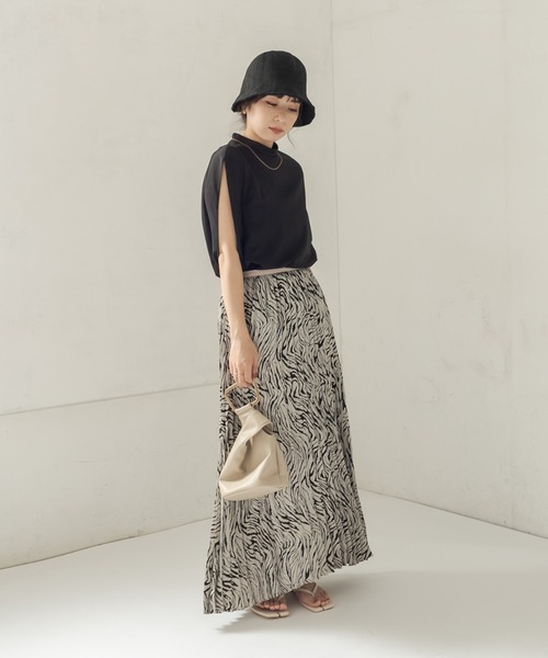 CAPRICIEUX LE'MAGE（カプリシューレマージュ）の「二の腕スッキリノースリーブTシャツ（Tシャツ/カットソー・レディース・ホワイト/ブラック/ベージュ・FREE）」の17枚目の写真