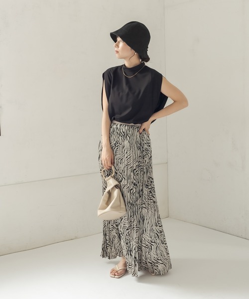 CAPRICIEUX LE'MAGE（カプリシューレマージュ）の「二の腕スッキリノースリーブTシャツ（Tシャツ/カットソー・レディース・ホワイト/ブラック/ベージュ・FREE）」の12枚目の写真