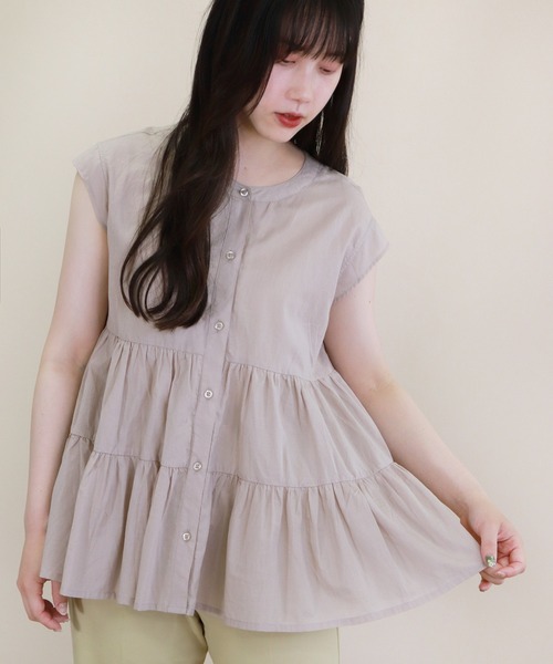 Monocoro toppi(モノコロトッピ)の「チュニック丈 フレンチティアーブラウス(シャツ/ブラウス・レディース・ブラック/ベージュ/オフホワイト・M)」の3枚目の写真