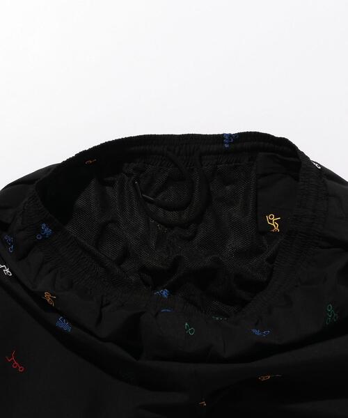 POP TRADING COMPANY（ポップトレーディングカンパニー）の「【別注】 ＜POP TRADING COMPANY＞ ALLROUND SRT/ショートパンツ/ショーツ（その他パンツ・メンズ・ブラック・MEDIUM/SMALL/LARGE）」の4枚目の写真