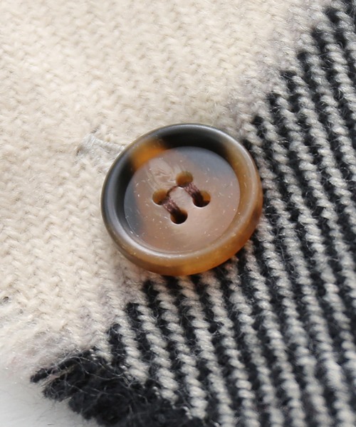 osharewalker（オシャレウォーカー）の「『チェック柄ストールポンチョ』（ポンチョ・レディース・アイボリー/ダークブルー/ブラック×グリーン・FREE）」の6枚目の写真