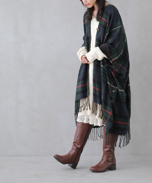 osharewalker（オシャレウォーカー）の「『チェック柄ストールポンチョ』（ポンチョ・レディース・アイボリー/ダークブルー/ブラック×グリーン・FREE）」の17枚目の写真