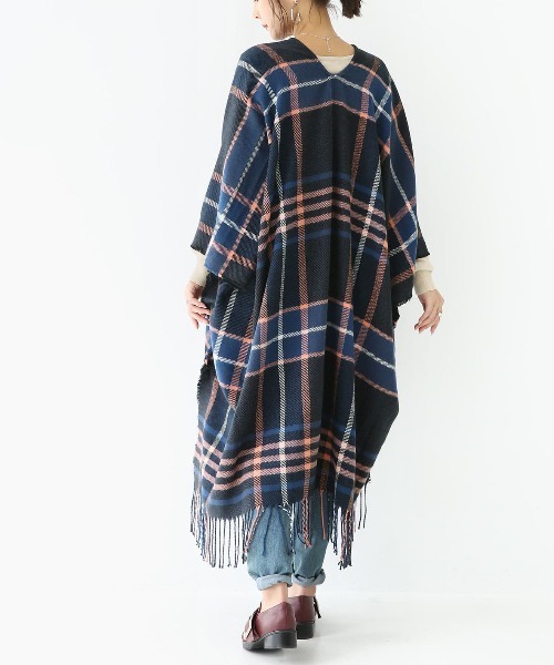 osharewalker（オシャレウォーカー）の「『チェック柄ストールポンチョ』（ポンチョ・レディース・アイボリー/ダークブルー/ブラック×グリーン・FREE）」の21枚目の写真