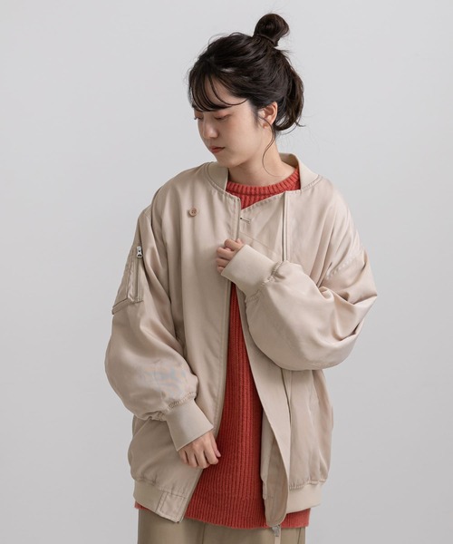 LAATO（ラート）の「NYLON BLOUSON（ブルゾン・レディース・オフホワイト/カーキ・FREE）」の4枚目の写真