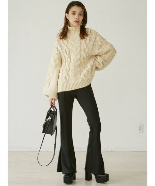 EVRIS（エヴリス）の「ボールチェーンスクエアショルダーBAG（ショルダーバッグ・レディース・ブラック/ベージュ/ブラウン・FREE）」の4枚目の写真