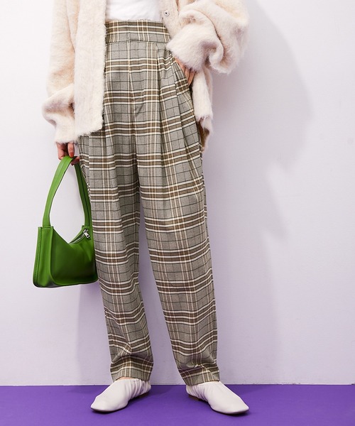 ADAM ET ROPE'(アダムエロペ)の「3マテリアルテーパードシルエットワイドパンツ(無地・チェック・千鳥)(その他パンツ・レディース・ブラック/グリーン/ピンク系その他2・38/36)」の3枚目の写真