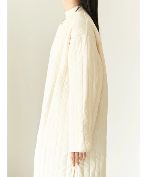 earth music&ecology(アースミュージックアンドエコロジー)の「【WEB限定】パイピングキルティングコート(ノーカラーコート・レディース・ブラック/カーキ/アイボリー・FREE)」の9枚目の写真